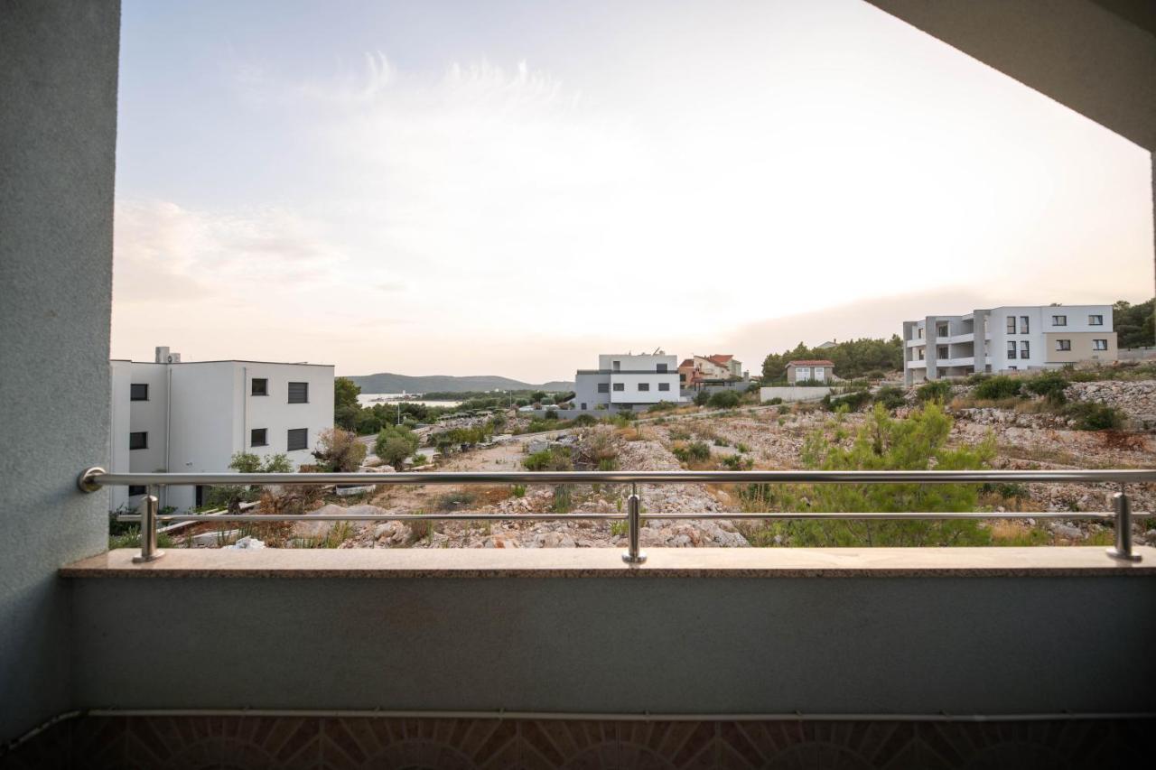 שיבניק Sunny Beach Apartments מראה חיצוני תמונה