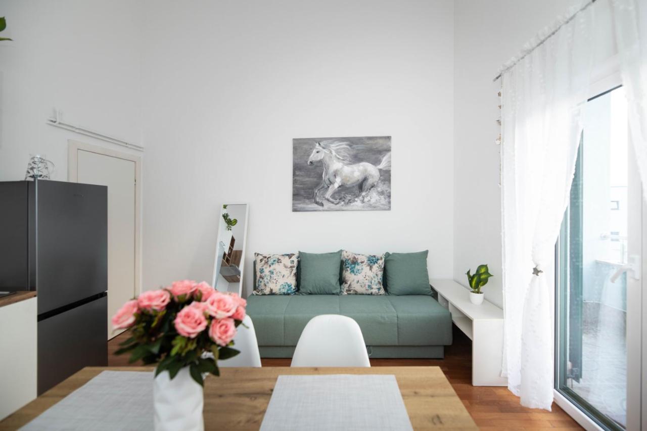 שיבניק Sunny Beach Apartments מראה חיצוני תמונה