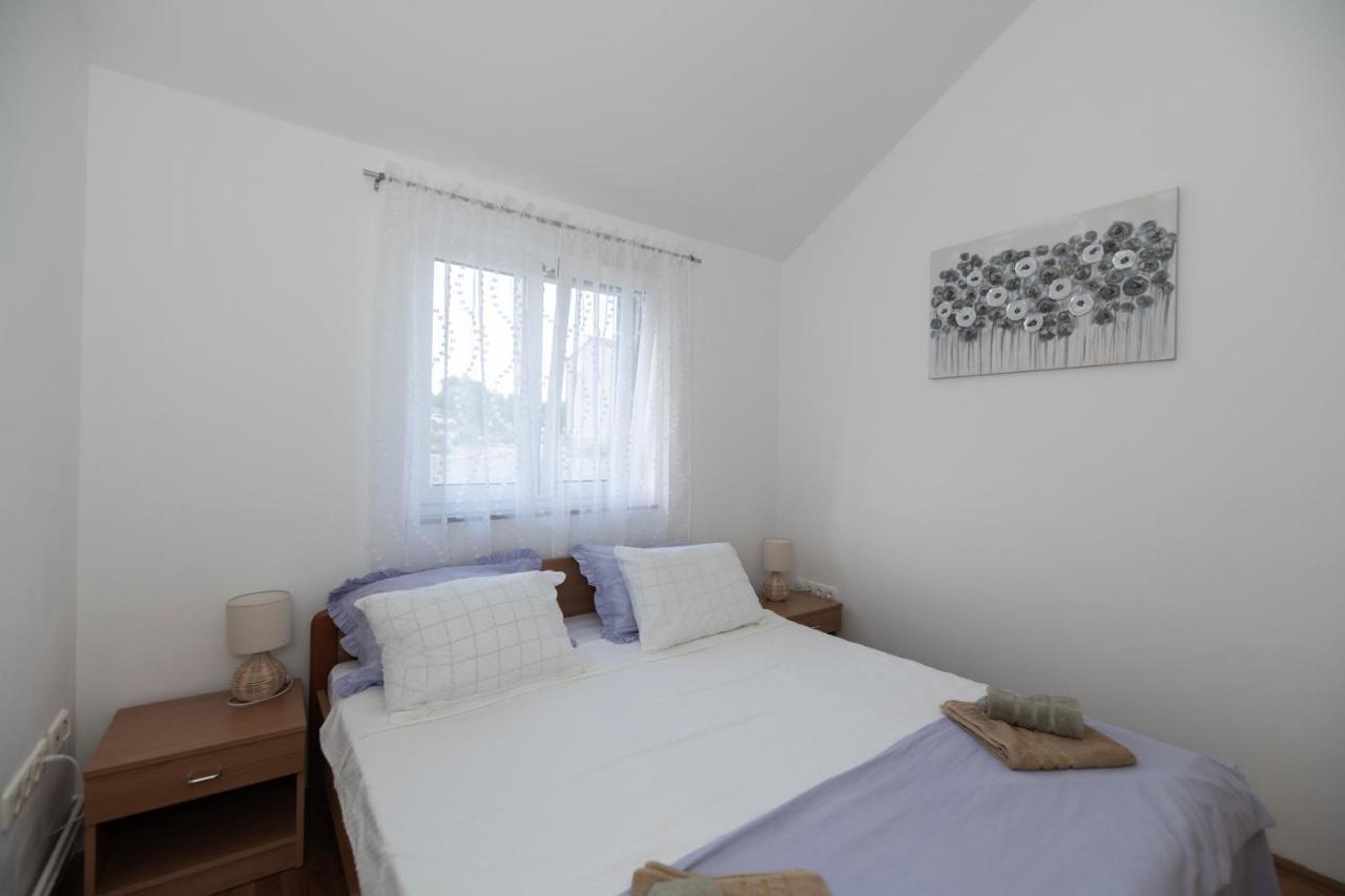 שיבניק Sunny Beach Apartments מראה חיצוני תמונה