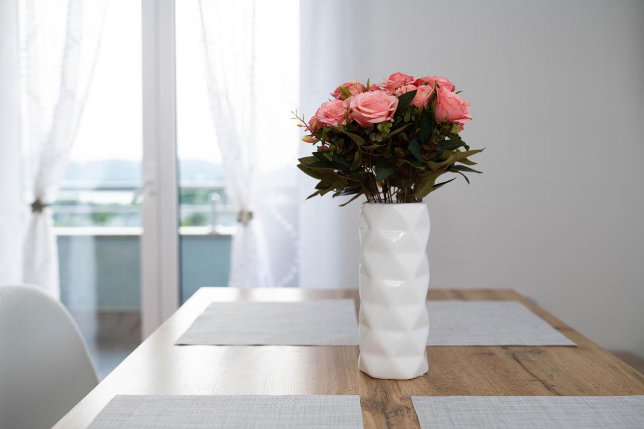 שיבניק Sunny Beach Apartments מראה חיצוני תמונה
