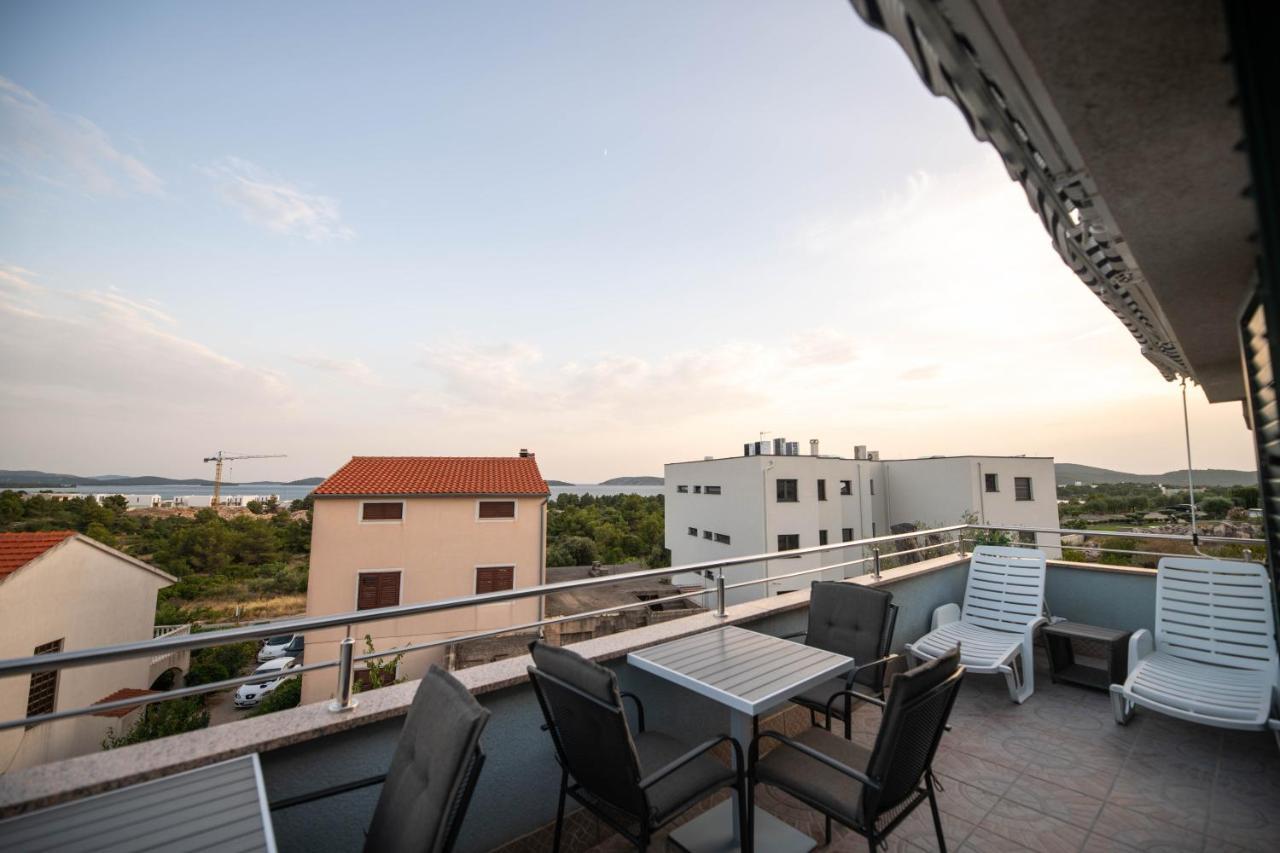 שיבניק Sunny Beach Apartments מראה חיצוני תמונה